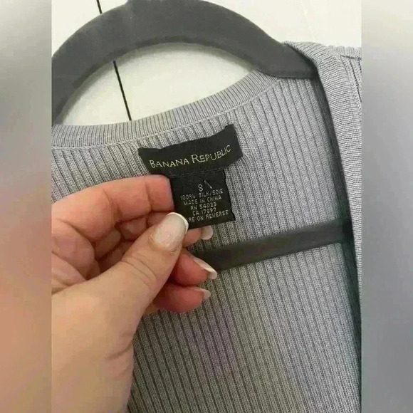 NWOT banana Republic 100% silk cardigan, gray  size small - Picture 3 of 4
